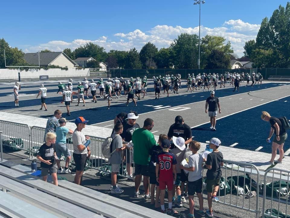 MonTechFootball's tweet photo. Huge Thanks to Lighthouse Christian School for letting us use their field for practice today in Twin Falls! Great facility and even better people who were great hosts! Our players had a blast with their students! Awesome experience for our guys! Great Day to be a Digger! 
#Family https://t.co/VyQIKsnsc3