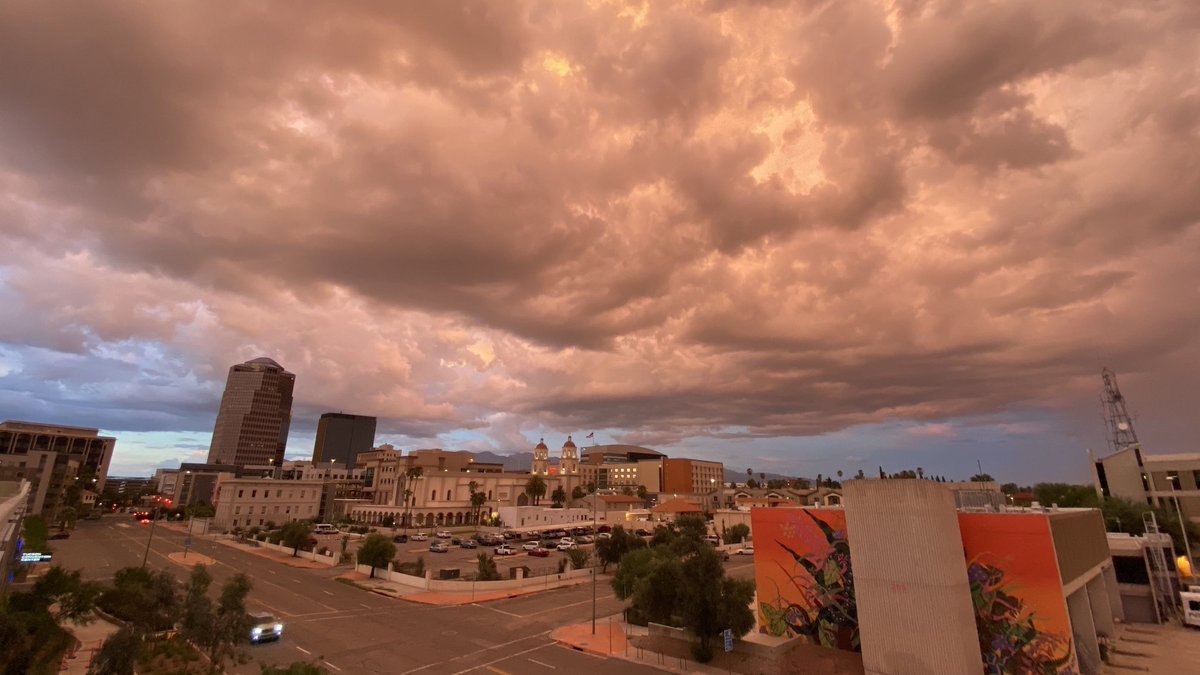 COTSquire's tweet photo. Tucson monsoon sunsets. Beauty to enjoy in the moment. Nature painting in life giving vapor. https://t.co/ey1LTO2HYy