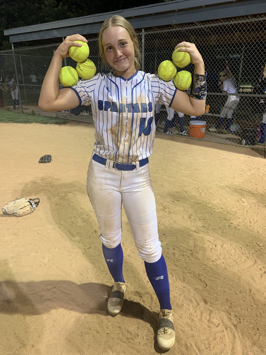 EastHighSBall's tweet photo. 💣💣💣💣💣💣 #workhardplayhard https://t.co/JtEJVWZznE