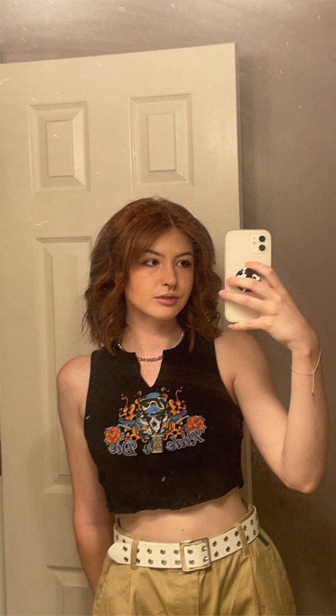 abby_deam's tweet photo. yours truly 🤍🖤 https://t.co/3vbix1FRdP