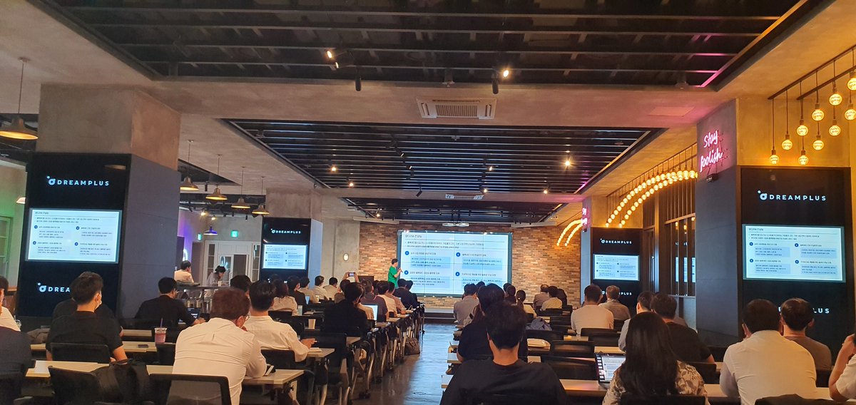 ESG_Financial's tweet photo. ESG Financial visits Lambda 256 Luniverse [One-stop for Web3 Business] seminar. Definitely must-go event!! https://t.co/bnMLXtHQ4b