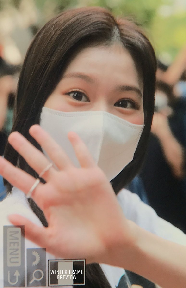 WinterFrame's tweet photo. 220826 #사나 

#TWICE    #트와이스    #SANA #サナ #とにかく可愛い湊崎 https://t.co/XxfL9pufiO