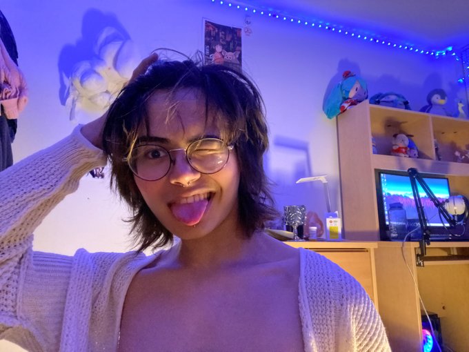 Goodnight Babes~! 🤠 Posted more content on OF and I am TIRED. It is time for me to hop in bed😪 Love Y'all