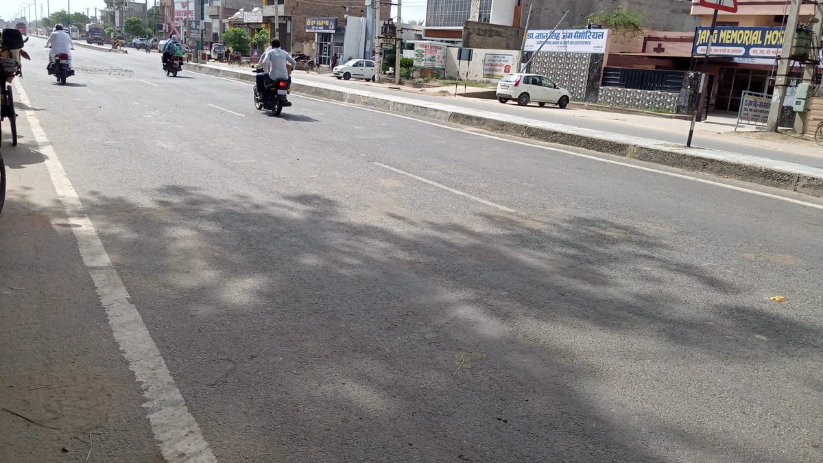 aboharchokho's tweet photo. Cleanliness Drive at daily basis in main roads. #ulbcode800214 #safaimitrasurekshanchallenge #AzadiKaAmritMahotsav #mcabohar #ulbabohar #pmidc #swachhsurvekshan2023abohar #sewerage #cleanedup #safaimitrasurekshanchallenge2023 #SourceSegregation #swachhsurvekshan2023abohar https://t.co/QoJs8btjTR