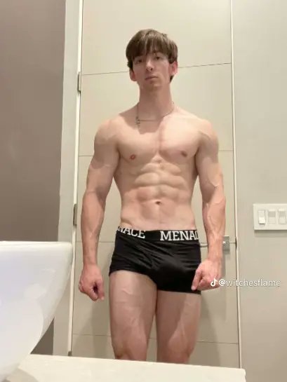 FAMOUS MEN LEAKED😝💅🏽 tweet media
