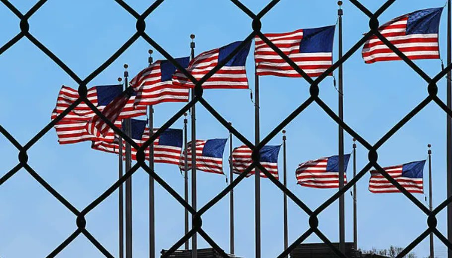 CatoInstitute's tweet photo. The United States is clearly becoming less attractive to global talent. https://t.co/cJTaKjS9kg #CatoImmigration https://t.co/HzKNnKnoyh