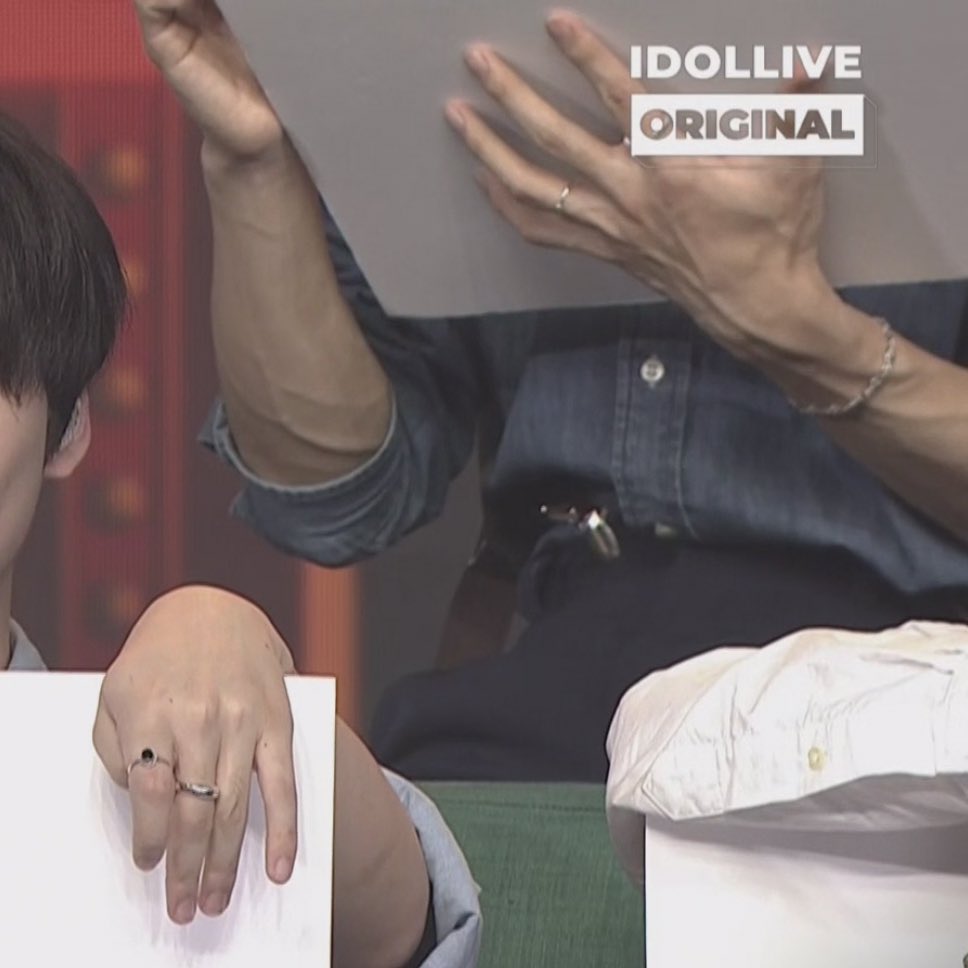 jojo_drm's tweet photo. 이런 사진들 너무 클래식한 게이사진이라
달리 할말이 없는데
달리 할말이 없다는 말도 트윗으로 쓰게됨 https://t.co/b0355oWgUn