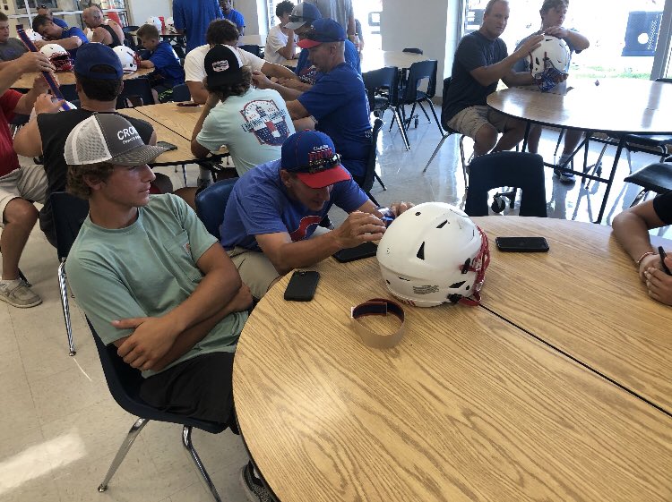 PintosFootball's tweet photo. Decals with Dad tonight to get ready for the Season Opener tomorrow night. Thank you, Pinto Dad’s for coming out to help, and thank you for all that you do!
#PintoStrong
#DecalsWithDad https://t.co/zEeguhQJqa