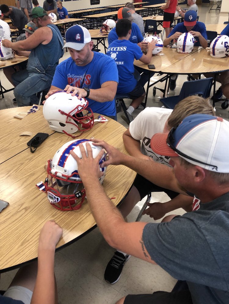 PintosFootball's tweet photo. Decals with Dad tonight to get ready for the Season Opener tomorrow night. Thank you, Pinto Dad’s for coming out to help, and thank you for all that you do!
#PintoStrong
#DecalsWithDad https://t.co/zEeguhQJqa