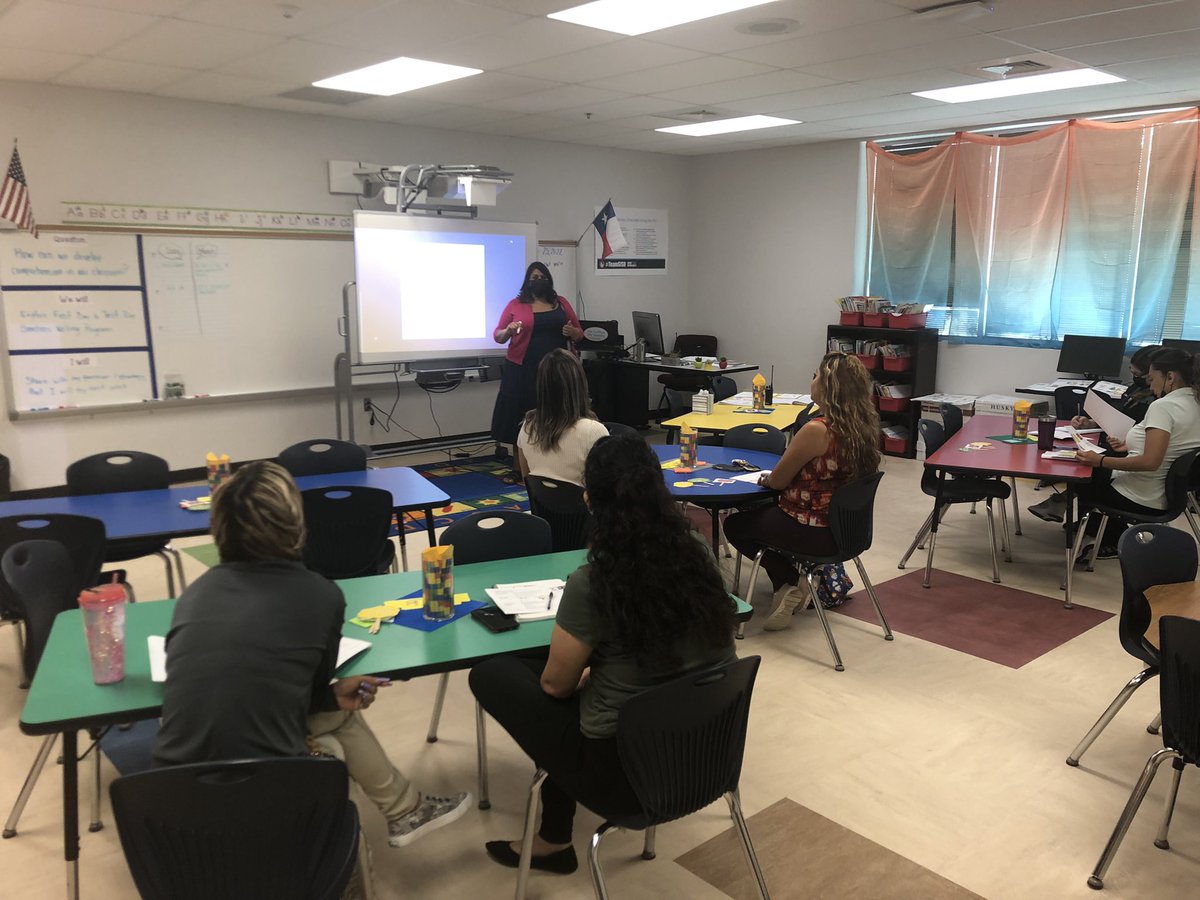 MarkRod_BNES's tweet photo. Watching @JBloom_BES juggle readers voice with @jpb_coyotes_BES is a treat in itself! Beyond excited to roll out the First Day to Test Day Writing program! #Teamsisd #smekens #runwithpack https://t.co/m5nhRgzyjD