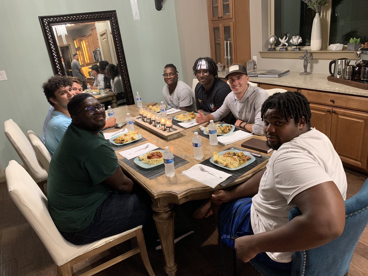 Thursday night church and pasta with the big dawgs! What better way to spend the night before the game?! #288showdown #creekboyz <a href="/carltcherry/">Carl Cherry</a> <a href="/SCSharkFootball/">ShadowCreekFootball</a>