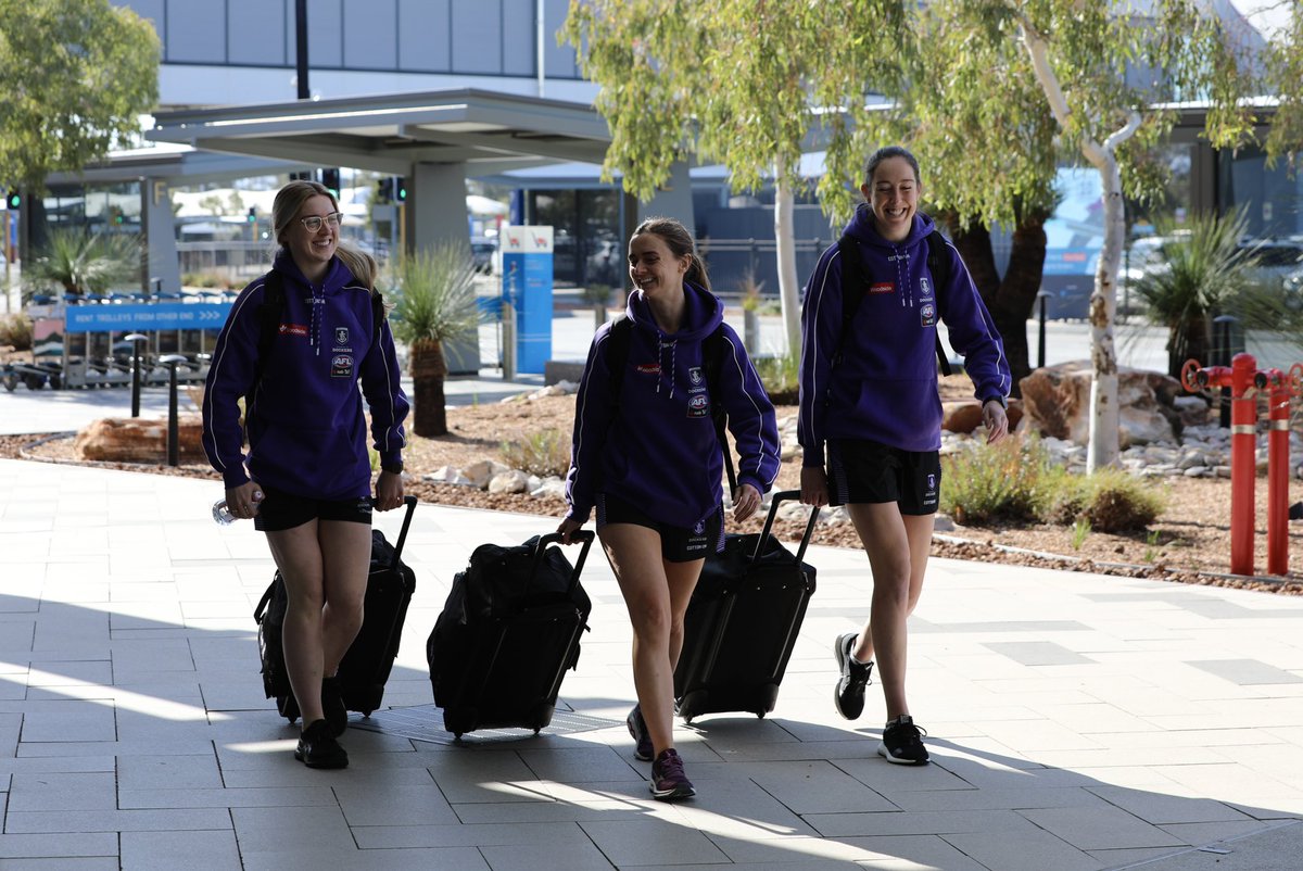 freodockersAFLW's tweet photo. Gang’s all here ☘️ #foreverfreo https://t.co/oucghLEvxB