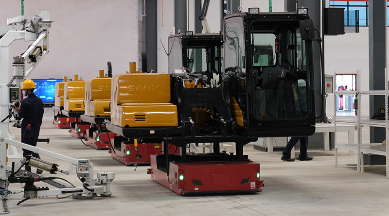 SanyGroup's tweet photo. SANY Heavy Industry, recently listed as one of the "50 smartest companies" by MIT Technology Review, has for the first time "exported" a smart factory to the overseas. Learn more at: https://t.co/x1ote49VUf
#SANY #lighthousefactory #Indonesia #smartestcompany https://t.co/7RTb8vqAJ4