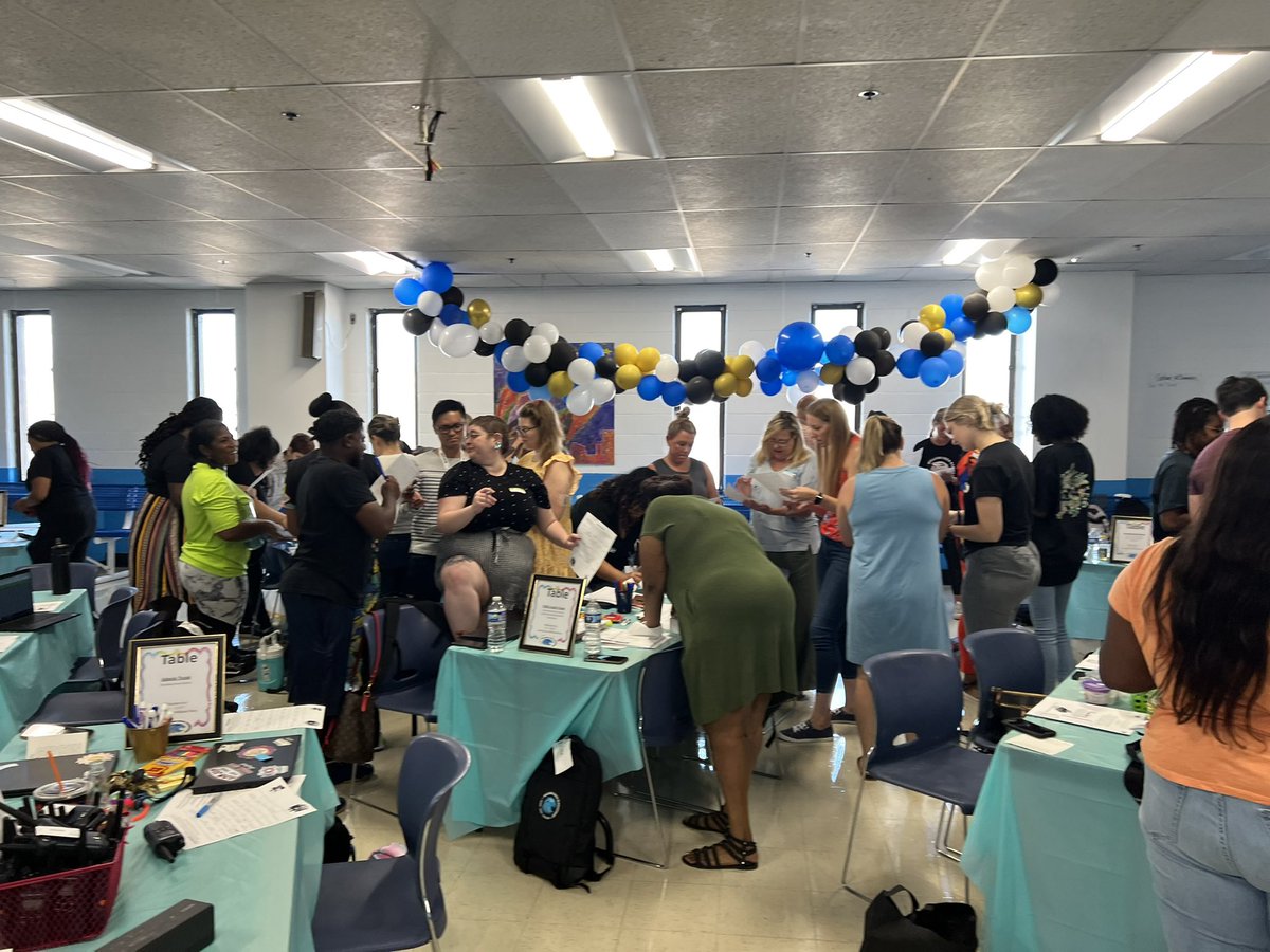 Olia Hardy tweet media