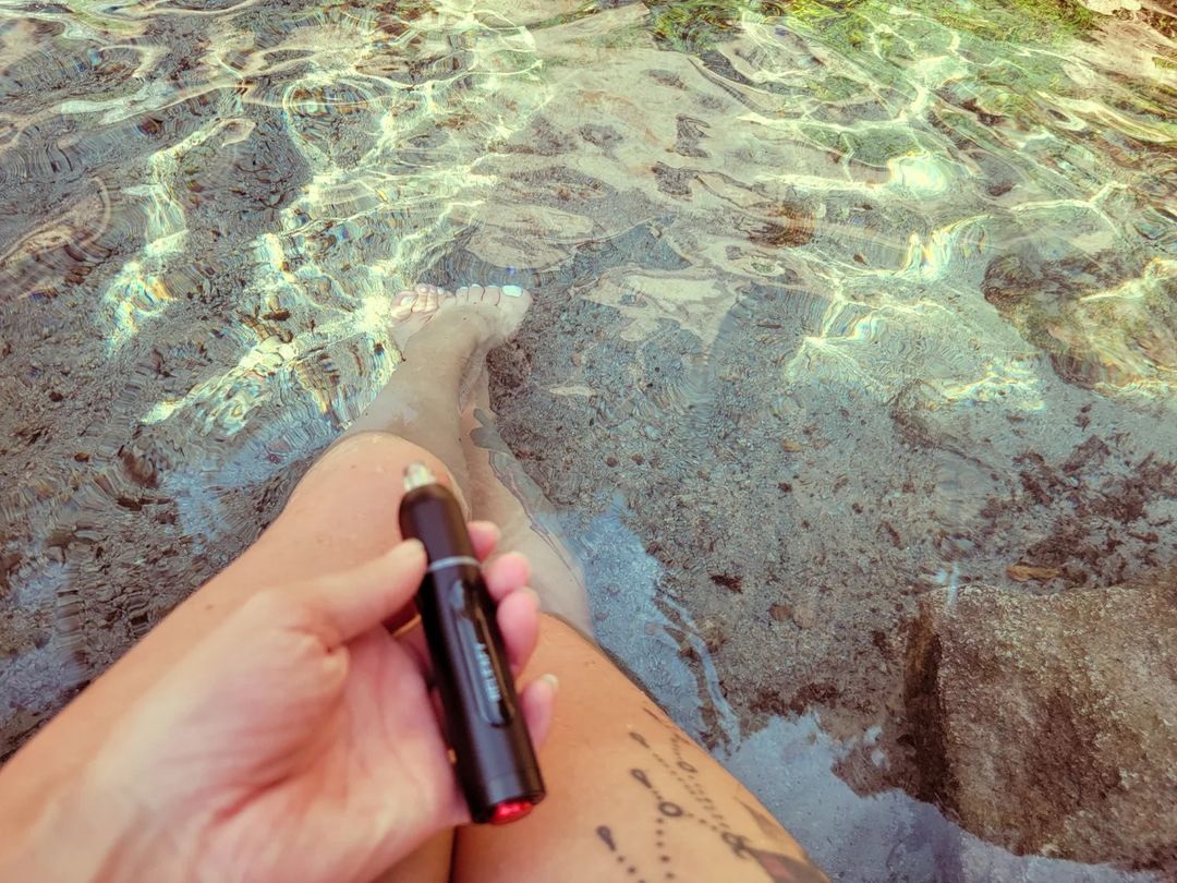 XiaodieLi's tweet photo. Happy firday!!🥰
#vaporizer #releafy #releafyglow #releafylilith #releafytech #cannabiscommunity #420 #710 #womengrowth #mentalhealth #determination #persistence #cbd #thc #wax #concentrate #extractions https://t.co/Elg3tG3NvZ