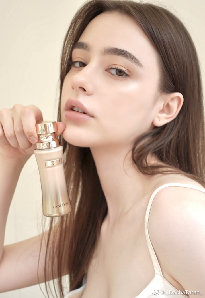 teamdashans's tweet photo. Lacome Product.
The secret of this young beautiful model

#dashataran #teamdashans #fadashataran https://t.co/KdjeTpyiq0