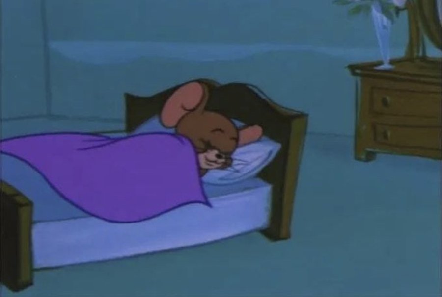 Guarromantico_'s tweet photo. Un día eres joven y al otro te pones feliz de llegar a tu casa porque vas a dormir. https://t.co/5ItOwwwxlm