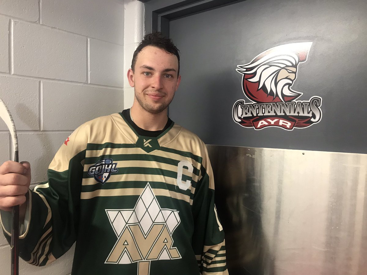 🚨519 CAPTAIN ALERT - <a href="/eli_palfreyman/">Eli</a> will wear the C for the <a href="/AyrCentennials/">Ayr Centennials</a> this season! Palfreyman receiving the news from former captain <a href="/littlekawalec/">Sean Kawalec</a> after practice tonight. Congrats Freyman! #519Captains #LocalSports #519Proud <a href="/4_cens/">Ayr Centennials Alumni</a> @GOJHL
