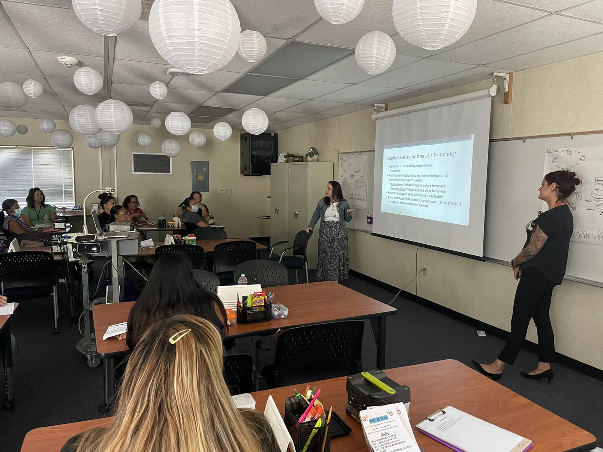 RashekaHenry's tweet photo. Day 1 PD for our WRAP and Kids’ Club staff was a success! #DailyScience #Clubs #TK #BehaviorStrategies #ELOP #WRAP We are ready to serve! @proudtobeLBUSD https://t.co/4AtITAHHg1