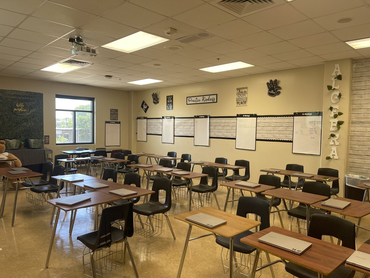 silvaericab's tweet image. One of the best investments for my classroom this year #camt22 @Wipebook