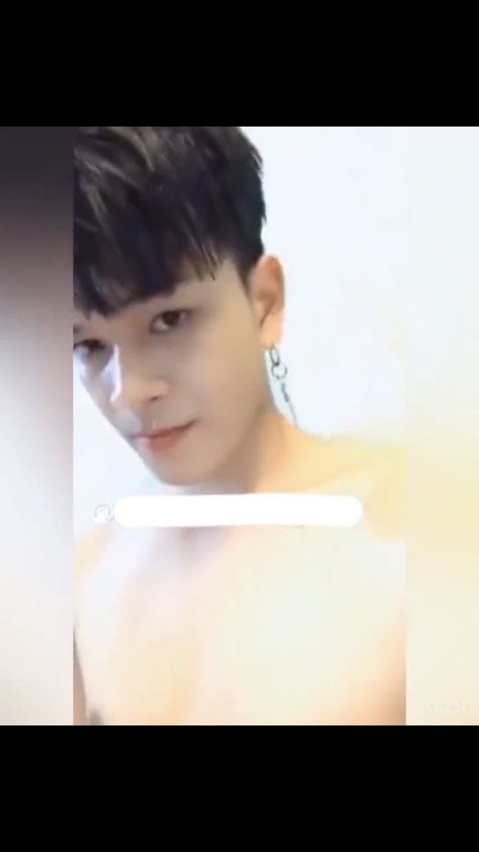 abcu1997's tweet photo. 𝐻𝑜𝑡𝑏𝑜𝑦 𝑁𝐺𝑈̛𝑂̛̀𝐼 𝐴̂́𝑌 𝐿𝐴̀ 𝐴𝐼 quá ngọt nước kakaka. https://t.co/31IxFLQDmn           #gayvietnam #Gayviet #Vietnam #clipgay https://t.co/NXUyXmvHYi