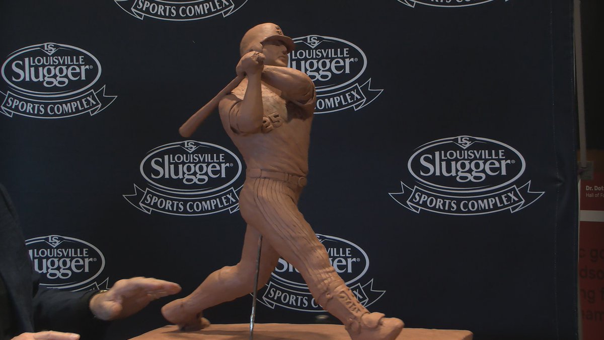 Peoria's Louisville Slugger Complex announces plans and unveils work-in-progress model of a 9 foot statue to honor Peoria's Slugger, Jim Thome! And he's wearing a White Sox uniform!