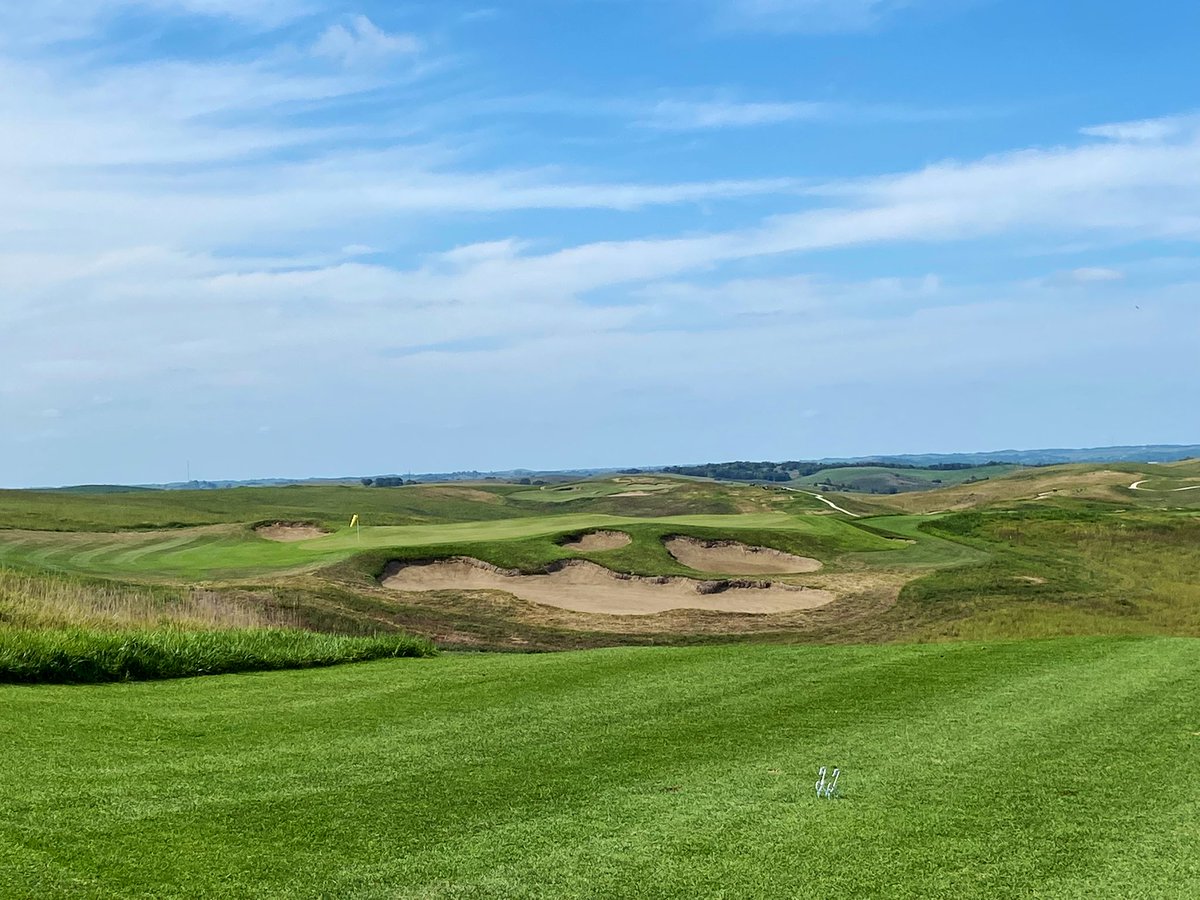 SamSpomer's tweet photo. Hole 12 at @LandmandG and all I can see is Jabba the Hut’s face. https://t.co/kn8qys9ZlQ