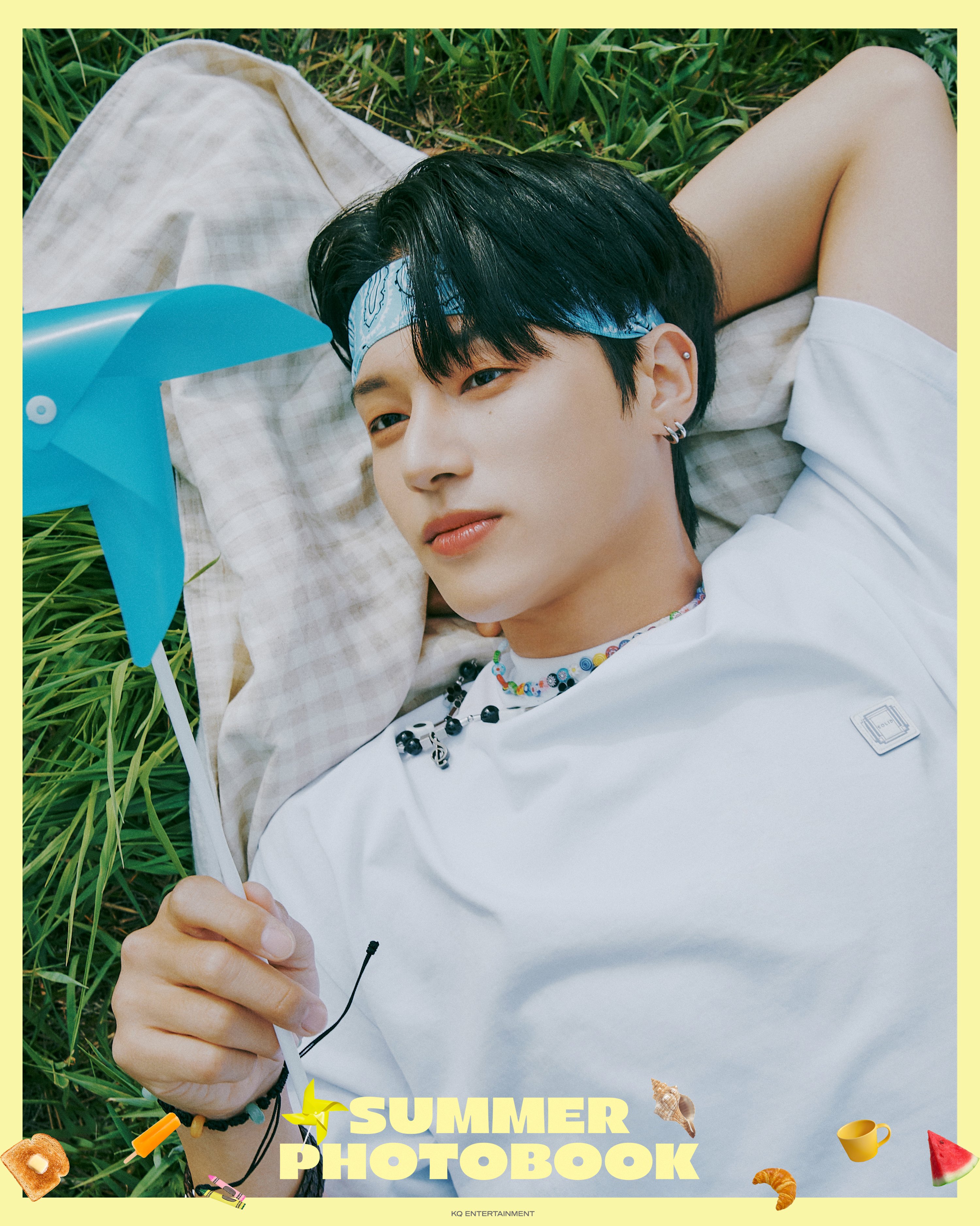 ATEEZ - ATEEZ ウヨン　シーグリ2022 Unboxing ATEEZ 2022 Season's Greetings! - YouTube