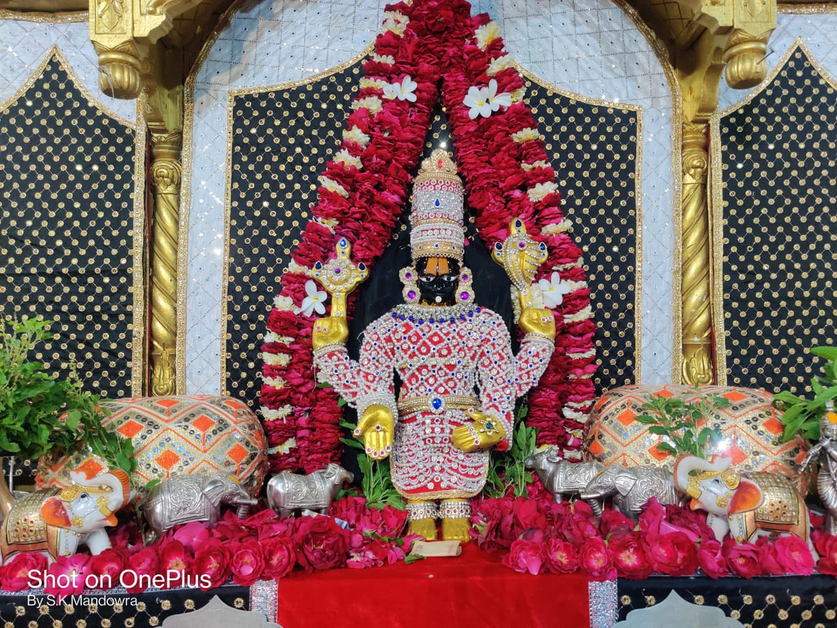 KapilShrimali's tweet photo. श्री सांवलिया सेठ की जय (आज के दर्शन) 26 अगस्त https://t.co/LcUdLySkXF