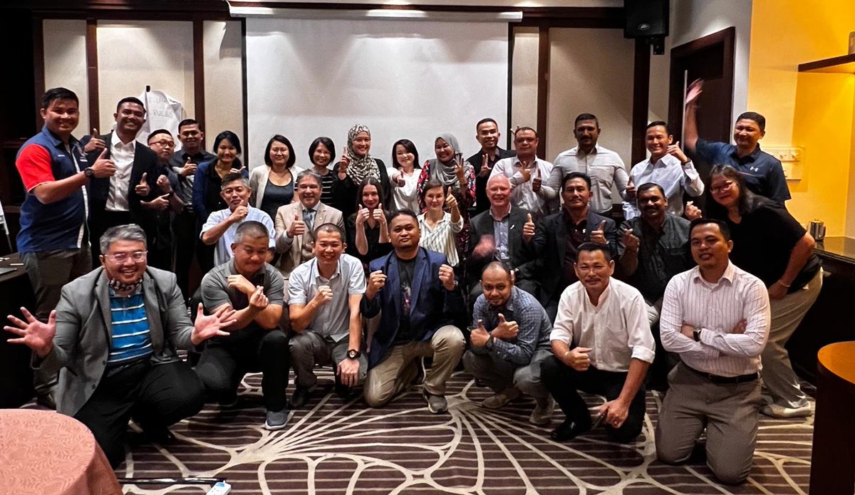 BecNZ11's tweet photo. Syndicates dismantled! Amazing two weeks with our 🇲🇾 participants during the @UNODC_SEAP "Responding to #MigrantSmuggling by Sea" training!  

Huge thanks to everyone especially the 🇨🇦 Govt for their incredible support! 

Next up...Indonesia!  🇮🇩 https://t.co/zmvK2hYn6y