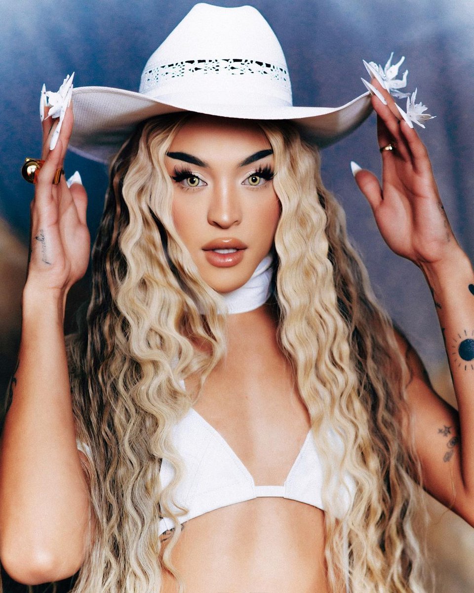 papelpop's tweet photo. SAIU! BORA CAVALGAR! 🐎🧲
@LexaOficial entrega pop, trap e funk em #Magneticah, EP com participações de @pabllovittar e @hyperanhass
Vem ouvir e saber tudo sobre o projeto 👇🏻
https://t.co/yzWNy4NtJI https://t.co/Vkgfp1q90o