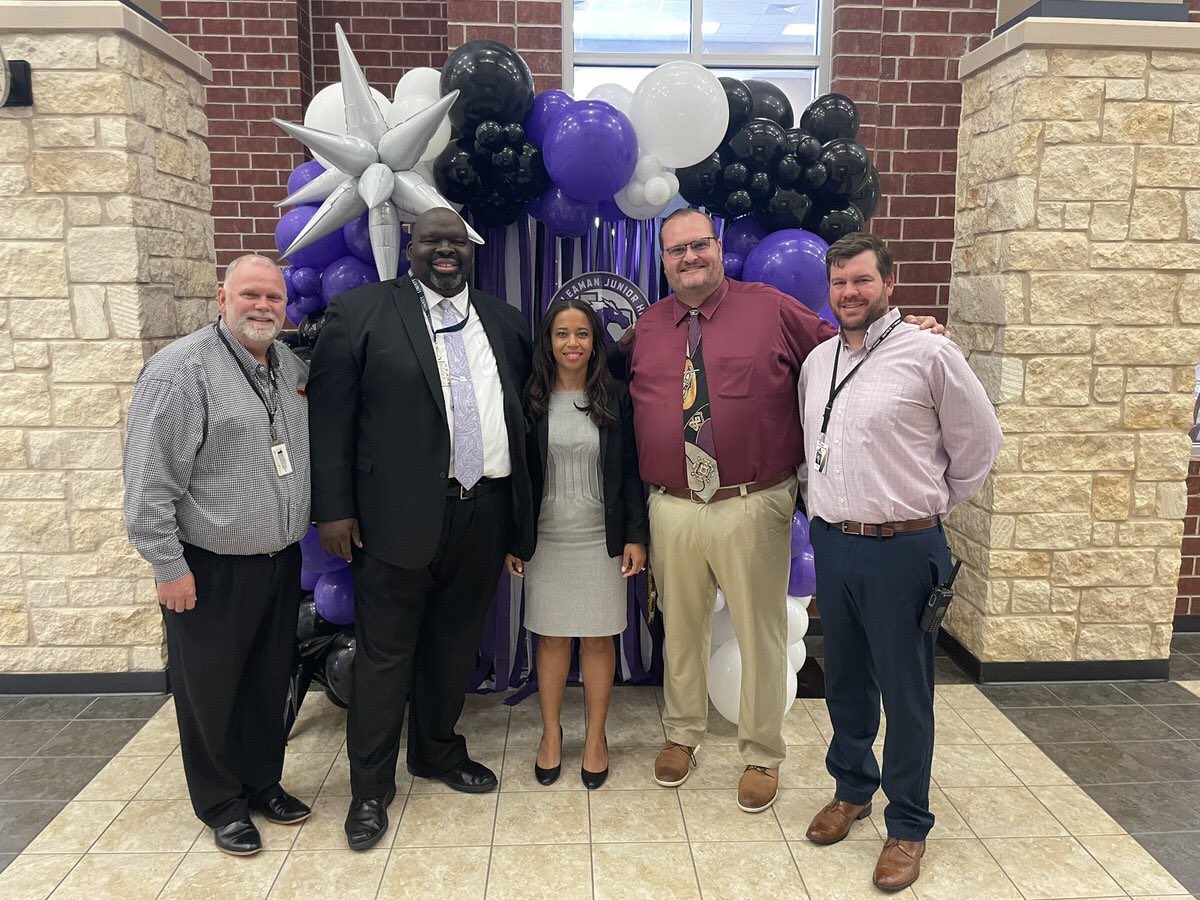 Shout out to <a href="/Dr_RNivens/">Dr. Roosevelt Nivens</a> for coming by to get Charged Up!!! <a href="/LamarCISD/">Lamar CISD</a>