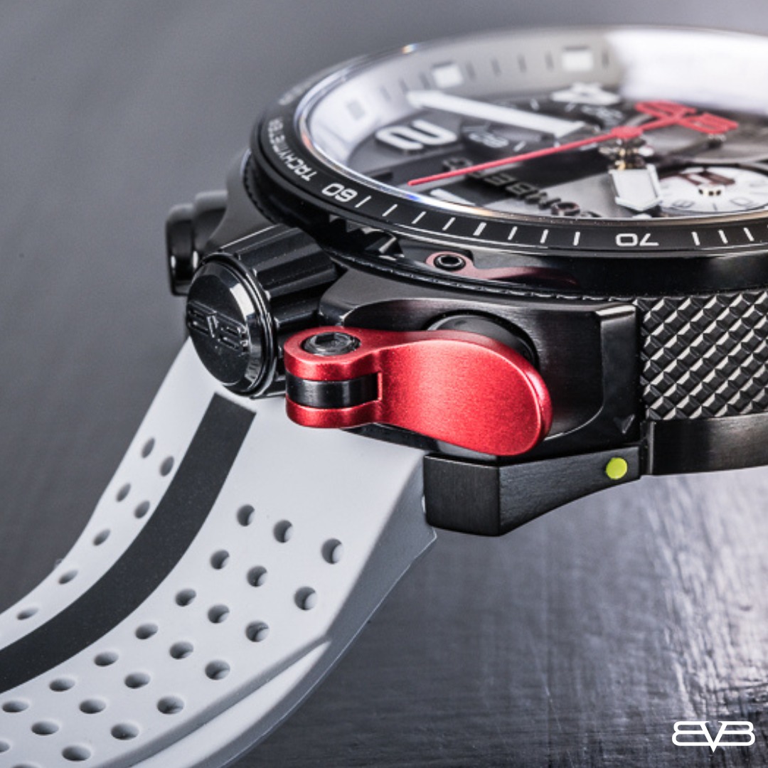 tienwenwatch's tweet photo. #BOMBERG #炸彈錶 #Bolt68 Racing 採用當前最歡迎的水泥灰作為視覺焦點，灰黑線條從面盤延伸至仿賽矽膠錶帶，象徵在跑道上奔馳的殘影，並為創造速度感

天文鐘錶|台灣大道一段211號 +886422256476

#TienWenWatch #TienWen #天文鐘錶 #天文創始總店 #台中錶店 #鐘錶維修 #手錶保養 #台中天文 #台中買錶 https://t.co/gnfP4xa0pV