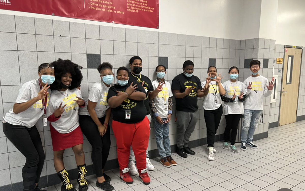 MrsGarner08's tweet photo. Our IB Ambassadors are college bound and ready for success, while leading by example!! @Ike9_AISD @JEOcanas1 @AldineISD https://t.co/Lkuc9VX7C8