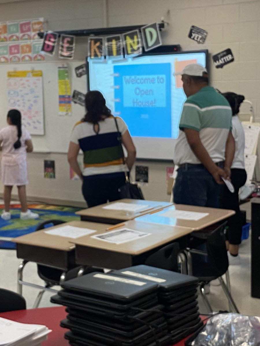 Educator817's tweet photo. Thanks to our awesome @TomJoyElem families for coming out and attending our Open House and Title 1 Meeting this evening! 
#TomJoyTigers🐯 #BuildingRelationships #FamilyPartnerships #BuildingDigitalLeaders https://t.co/X1ZTm6L1pl