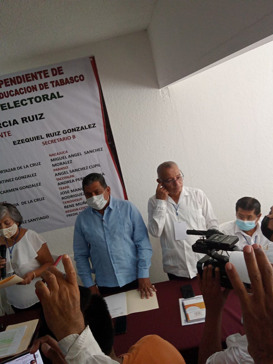 sitet_tabasco's tweet photo. Rueda de prensa en la Comisión Electoral del SITET para presentar las planillas a contender este 23 de septiembre. https://t.co/lxAozfzDMo