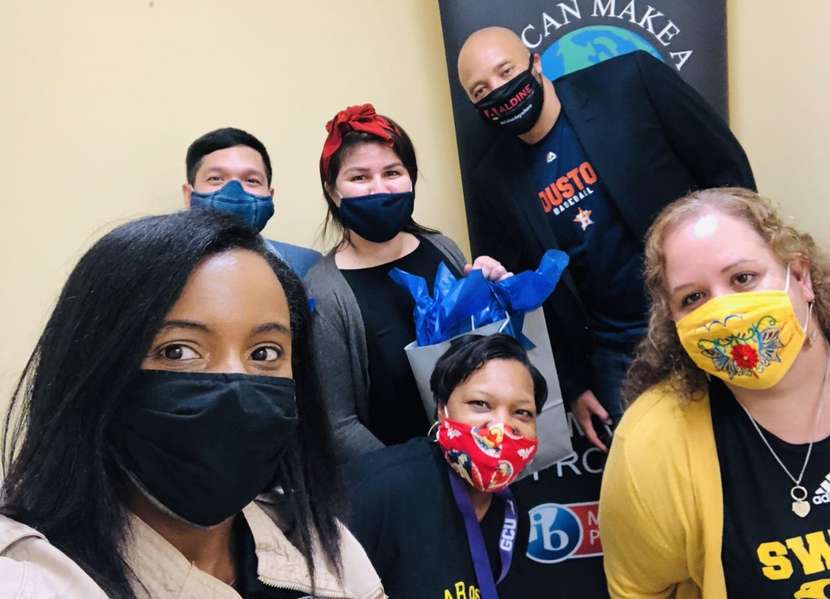 MrsGarner08's tweet photo. IB Staff appreciation ♥️♥️♥️@Ike9_AISD @JEOcanas1 @AldineISD https://t.co/kJzxY8Bqvb