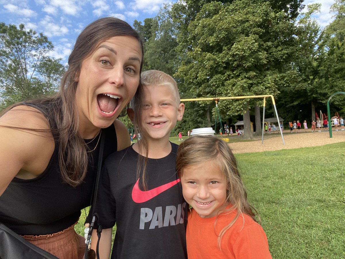 MrsWise_IHP's tweet photo. Sibling sighting on the playground! Big brothers are the best! #joy #luckyteacher #IHPromise #formerstudent #currentstudent #family https://t.co/NBXtJr2hvo
