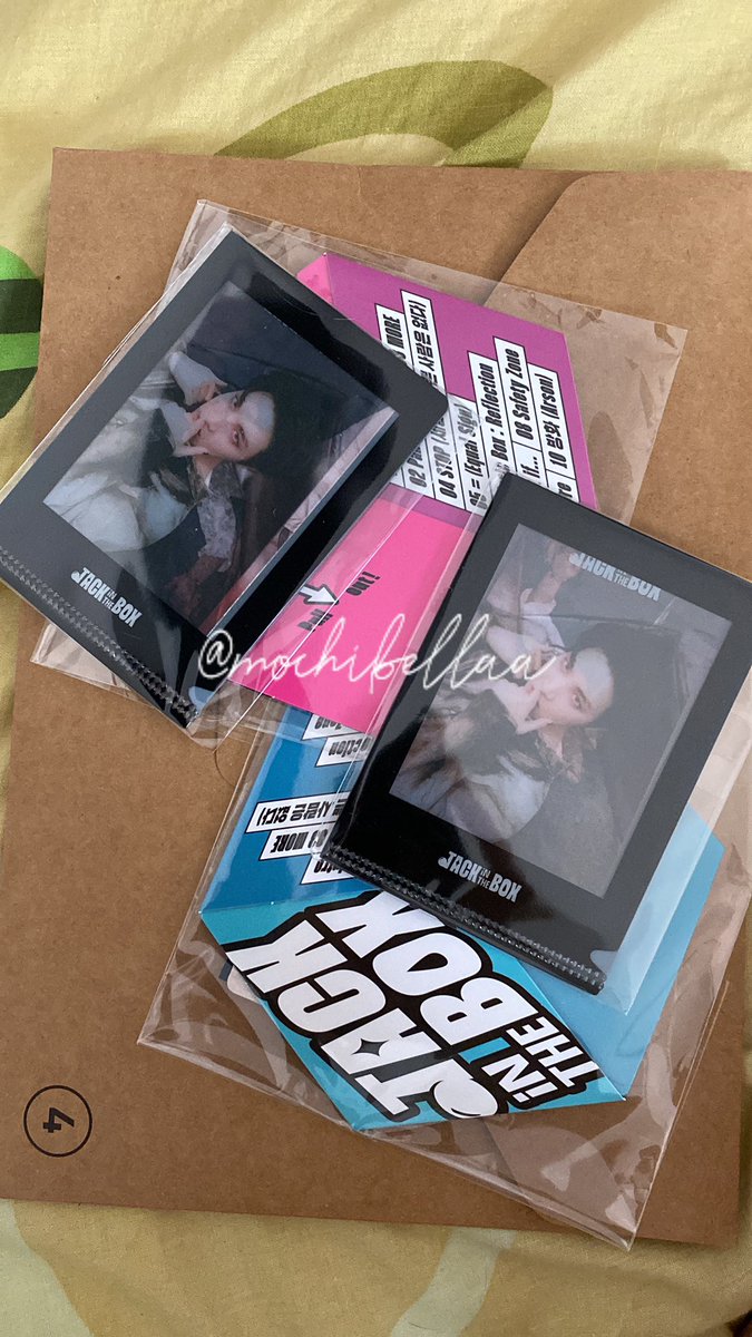 mochibellaa_'s tweet photo. [HELP RT]

Jack In The Box album. 
Have extra 2 sealed album.

Price : RM65 include postage

Anyone interested can dm me :) 

#pasarBTS #pasarBTSMY 
@pasarBTS
@BTSMarketMY
@BTStrading_MY https://t.co/Y4kCDJ3YpS