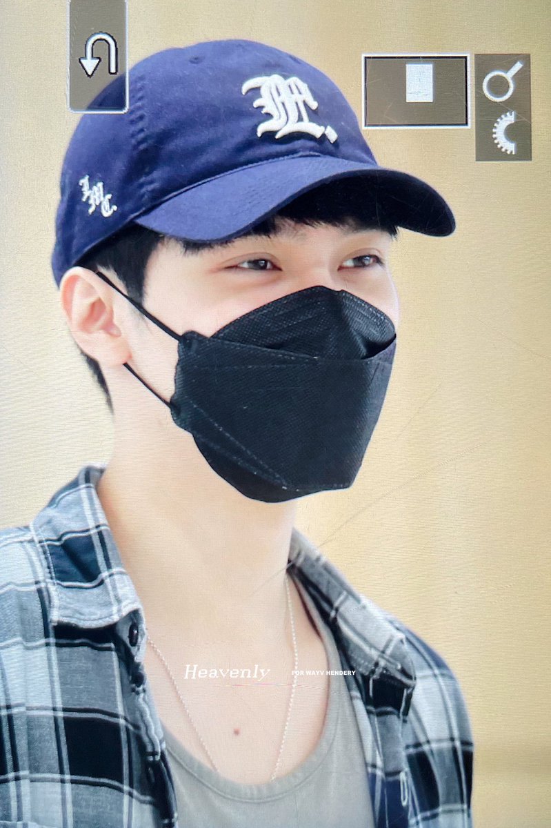 220826
#HENDERY #黄冠亨 #헨드리 
#WayV #威神V #웨이션브이