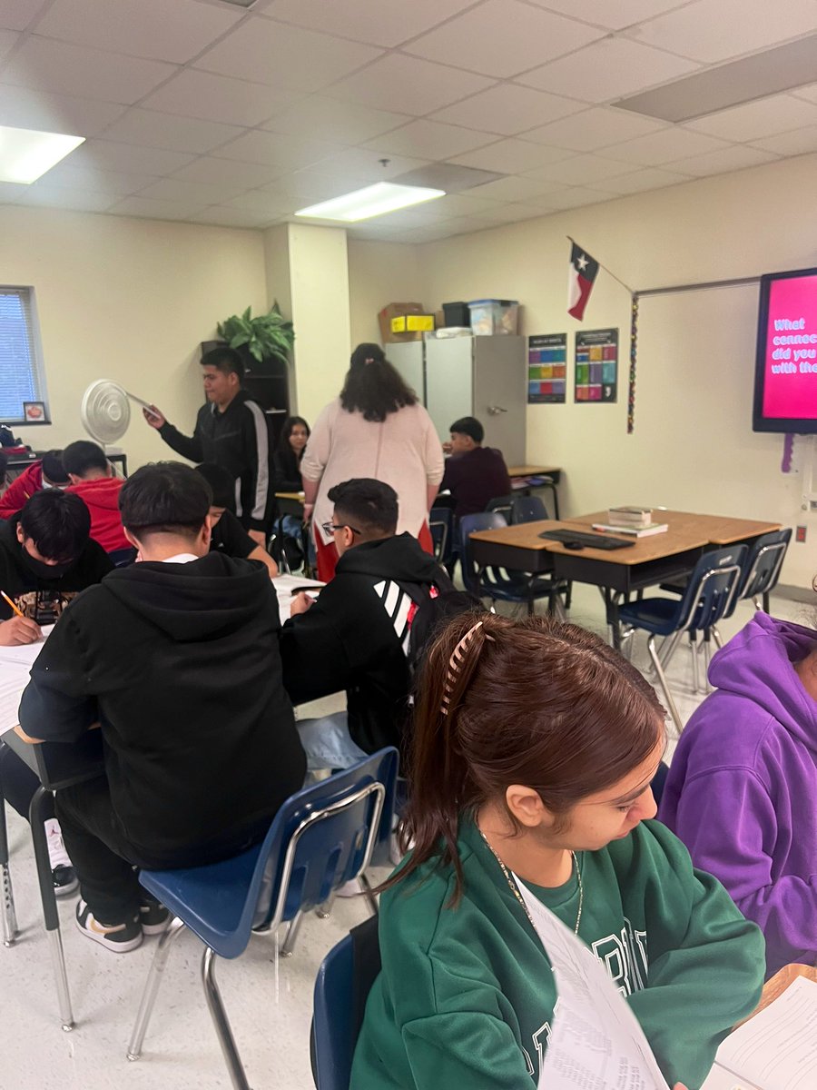 MrsGarner08's tweet photo. Our IB scholars are determined to succeed!! #Grit #Drive #CollegeBound @JEOcanas1 @AldineISD @Ike9_AISD @KatyRoede @drgoffney @tdavis_aldine @ToddLindeman4 @adbustil https://t.co/rtkU4n654y