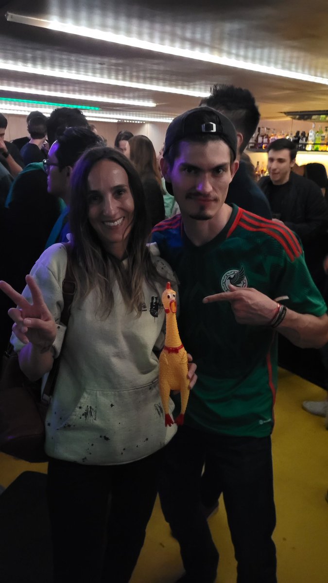TheLoveApe's tweet photo. Con @ElPollo_TLR y @leobunster https://t.co/rJcVhMkvAS