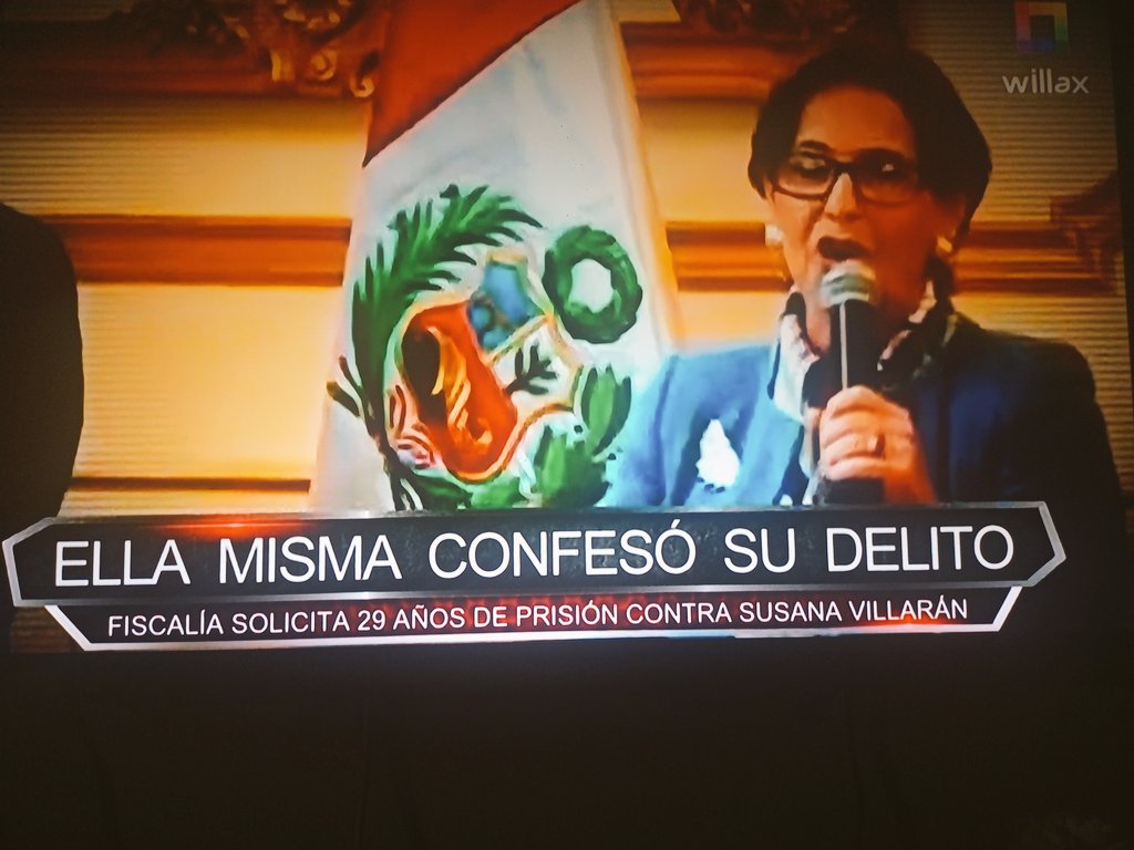 HMMdesdelaotra1's tweet photo. Se les viene la noche. Avisenle a #PatriciaArevalo para que esconda a su yernito el "panetoncito" #AugustoRey y toda esa sarta de "ayayeros y escuderos y vividores" de la @MuniLima en épocas de las #chalinasVerdes 
@KikeBravoPrado #Combutters https://t.co/hNlXt4NhUw