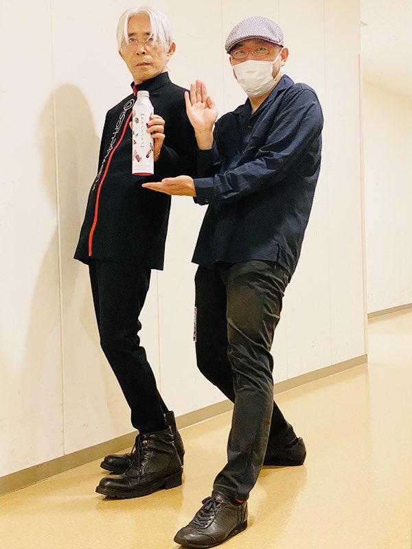 SSS_Star_Eyes's tweet photo. 馬の骨でも知らなそうなこと
・不死曼荼羅の発光ビーズに｢キモノとコモノ｣というイベントのラベルが貼らてていたが、その主催者である｢辻谷朱美さん｣は過去に｢旬I｣のレコーディングに参加していた https://t.co/5feYvz7fNW