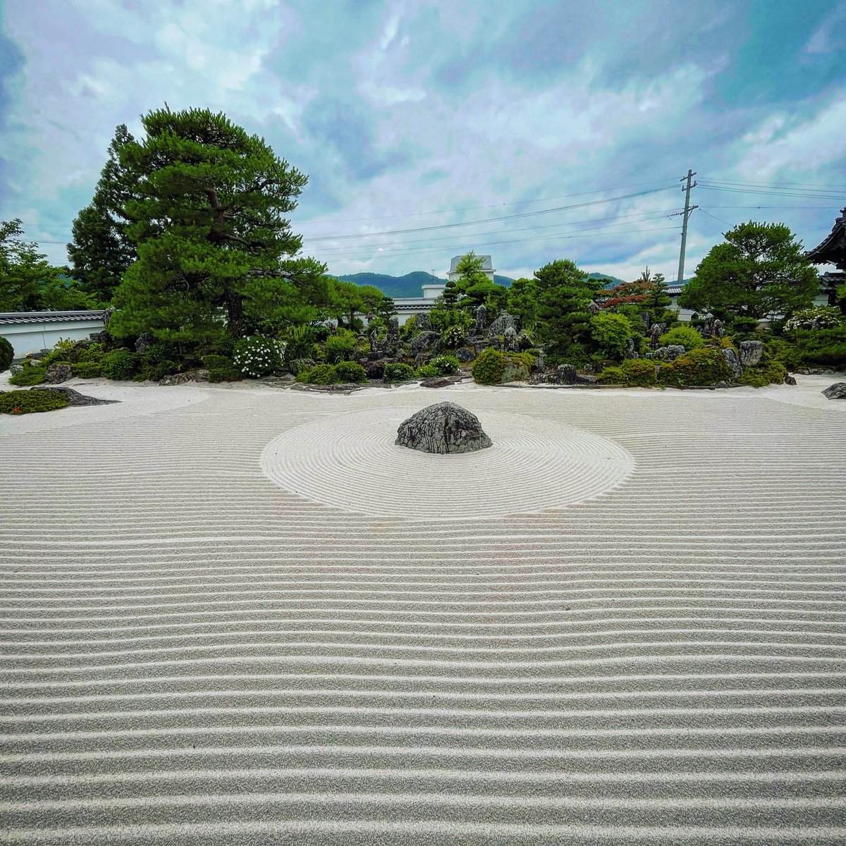岐阜県御嵩町の『愚渓寺庭園“臥竜石庭”』が素敵…！ あの京都の世界遺産