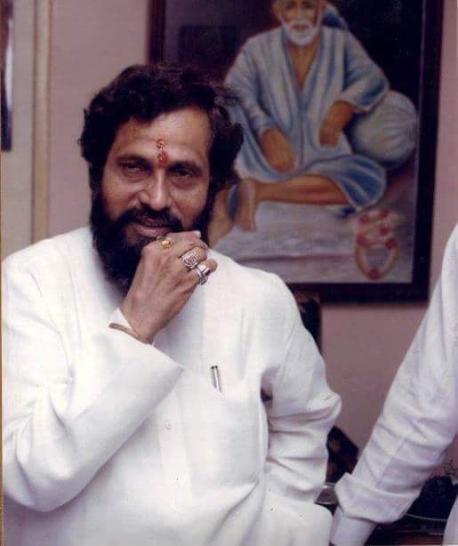 ठाण्याची शिवसेना आणि शिवसेनेचे ठाणे असे समीकरण जुळवनारे, ठाण्याचे कैवारी, समस्त शिवसैनिकांचे प्रेरणास्थान, गोरगरीबांचे आशास्थान 
गुरुवर्य धर्मवीर आनंद दिघे साहेब यांच्या पुण्यतिथी निमित्त विनम्र अभिवादन.......Jai Maharashtra🚩🚩🚩