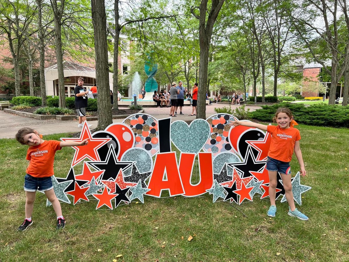 DJimenezAUSB's tweet photo. Move in day Annual picnic in The Valley!!! These girls sure love being on campus! #AUGirls https://t.co/idPSWrNJs7
