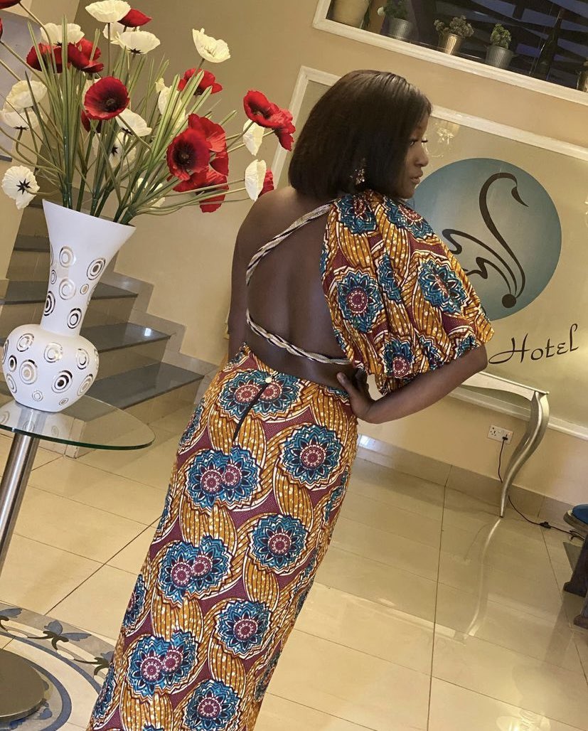 RhophysC's tweet photo. Let’s hear it for the back of the dress😍🛍🛍

#rhophyscouture #backofthedress #outfitoftheday #ankara #blackexcellence #fashiondesigner #countrycloth #flashbackfriday #sierraleone https://t.co/uyScoJBfqY