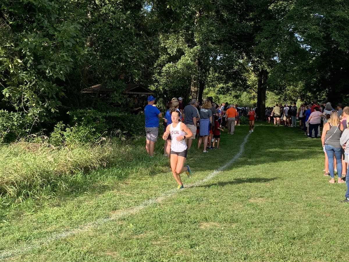 Aaron_Becker32's tweet photo. Great night of catching some @HDC_Bulldogs Cross Country and Volleyball action! #BulldogPride https://t.co/rxn5IzcCZh