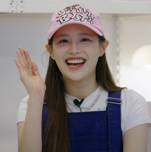 chuueoo's tweet photo. @oliviyeay dadah hyeju 😋 aku mau vacation dulu nih biar kaya member LOONA lainnya https://t.co/lP6TQrgMPf
